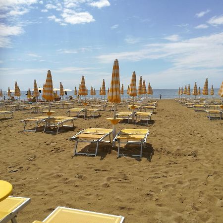 Hesperia Hotel & Residence Lido di Jesolo Exterior photo