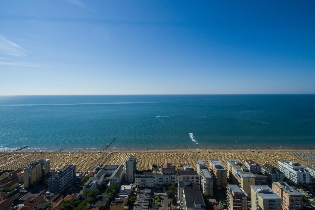 Hesperia Hotel & Residence Lido di Jesolo Exterior photo